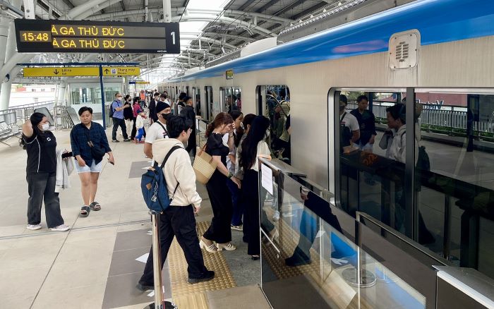 Hướng dẫn người dân cách đi tuyến Metro số 1